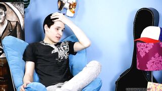 Hot Twink Shows Friend How to Pack Fudge