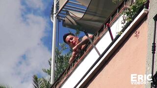 Hungry hottie, thirsty for juice