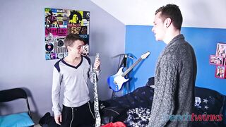 Vincent cums prepared for a kinky weekend