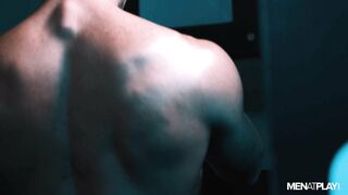 Stripper (Jason Vario, Skyy Knox)