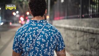 O cliente do coroinha (Alejandro, Kassim Abra)